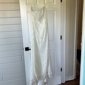 Exquisite wedding gown